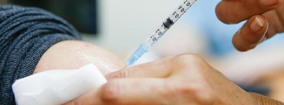 В Германии мужчина получил 217 доз вакцины от коронавируса