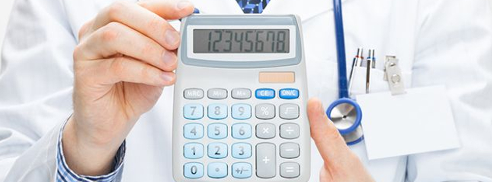 Повысить зарплату медработникам планирует Минздрав в 2026 году