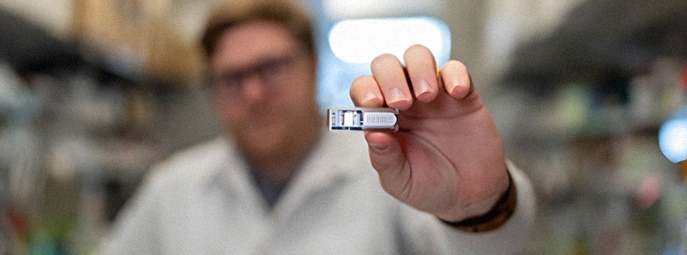 Американские ученые создали имплантат, автономно производящий лекарства внутри организма